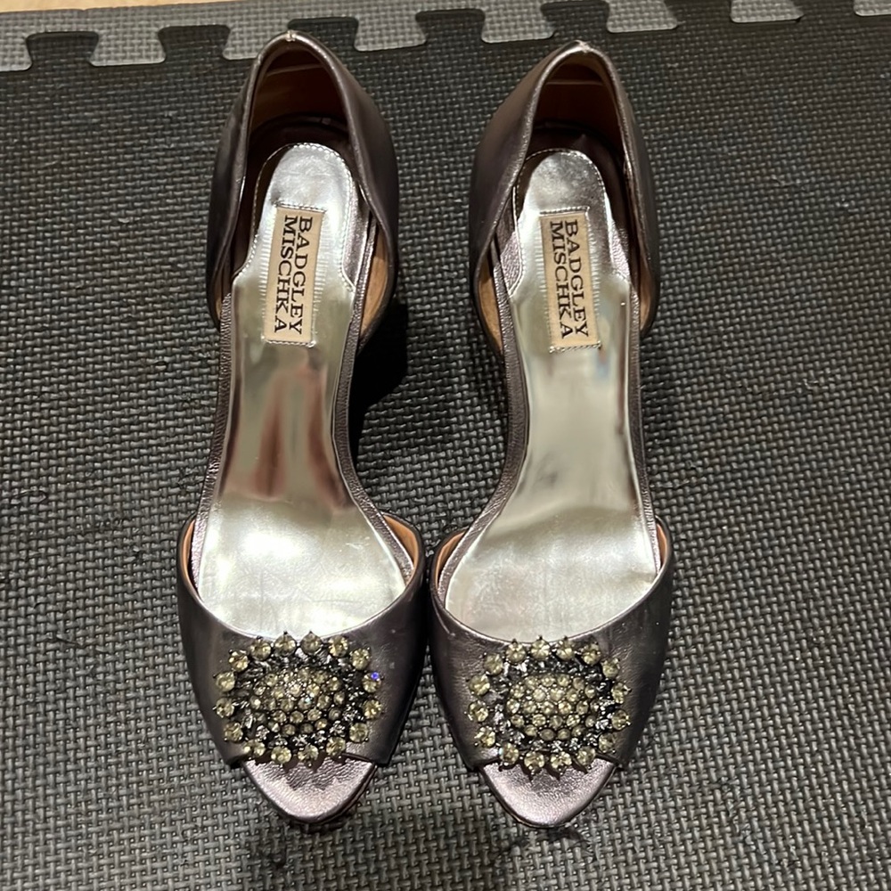 Badgley Mischka Pewter Heels